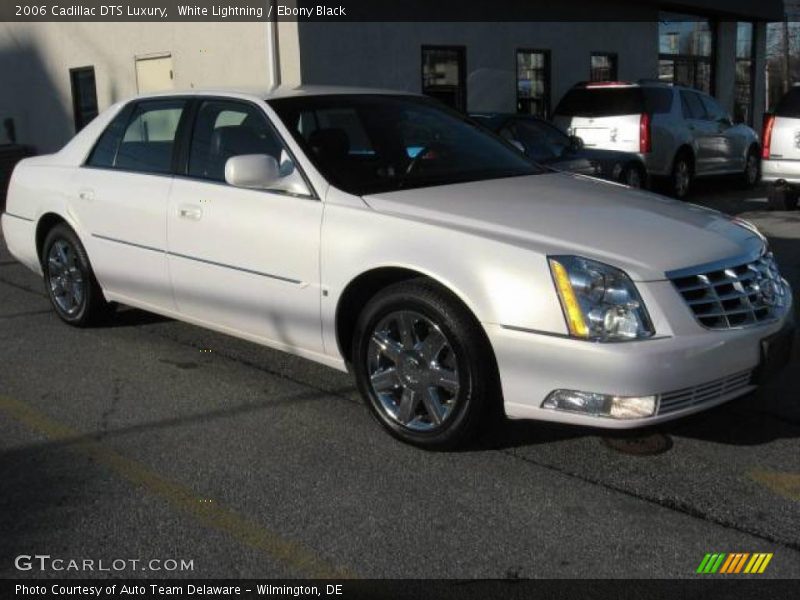 White Lightning / Ebony Black 2006 Cadillac DTS Luxury