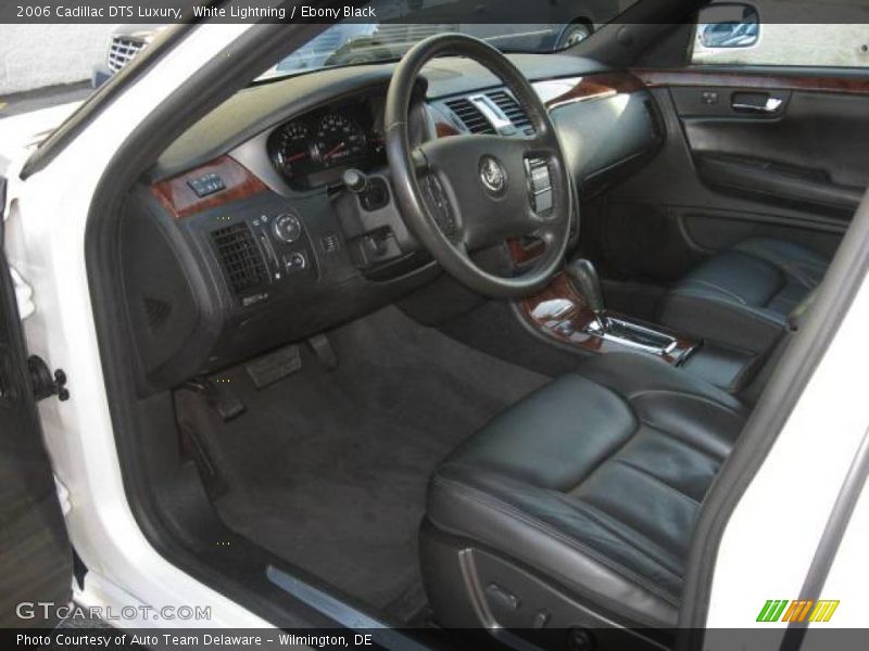 White Lightning / Ebony Black 2006 Cadillac DTS Luxury