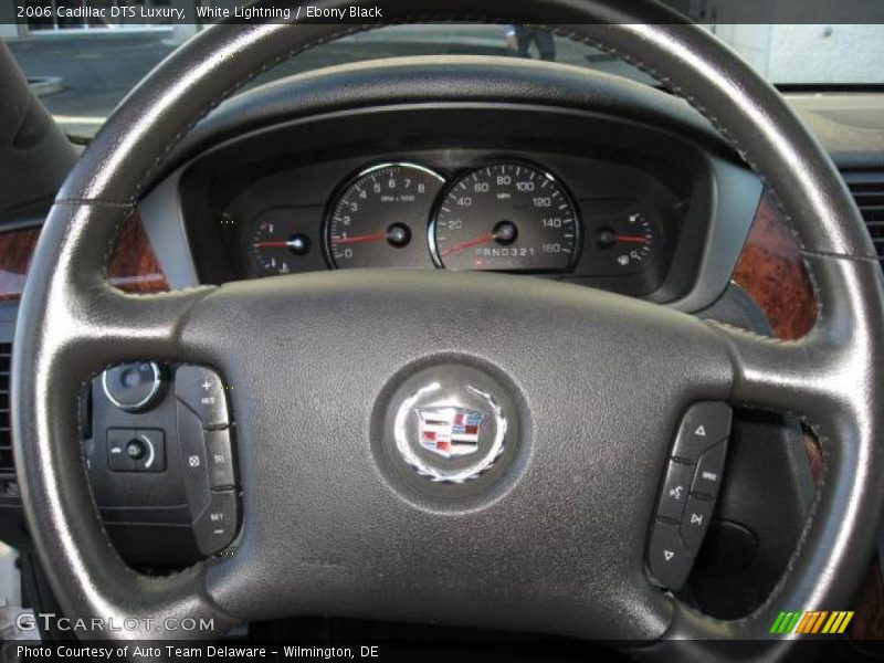 White Lightning / Ebony Black 2006 Cadillac DTS Luxury