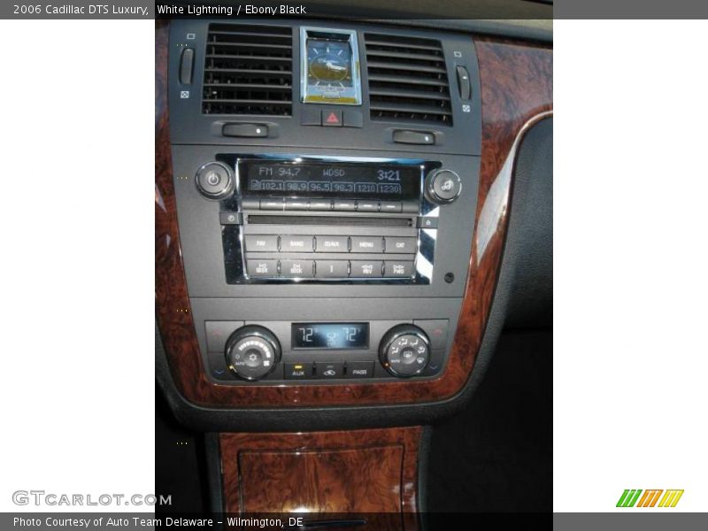 White Lightning / Ebony Black 2006 Cadillac DTS Luxury