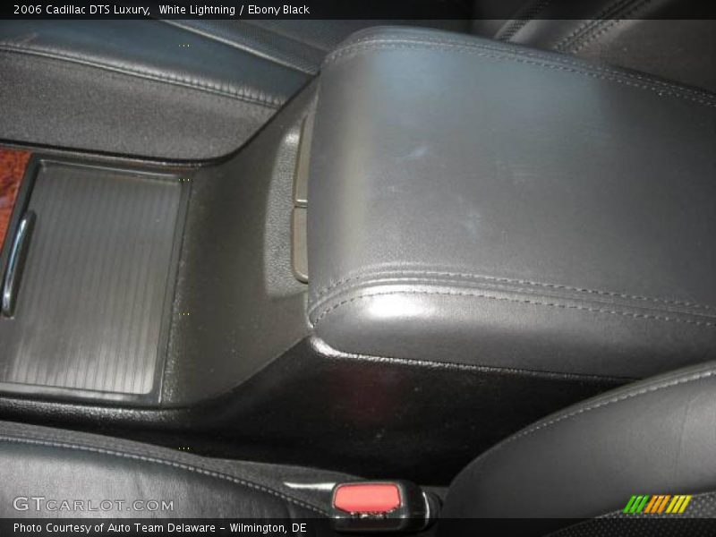 White Lightning / Ebony Black 2006 Cadillac DTS Luxury