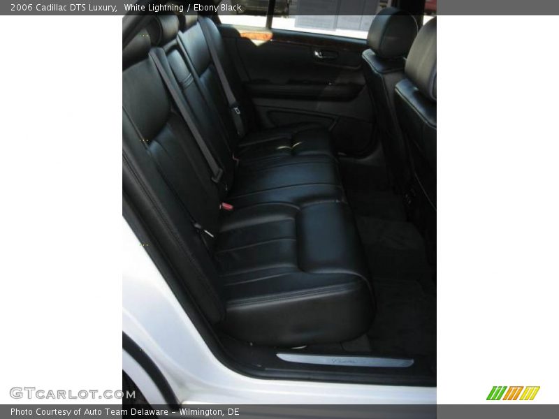 White Lightning / Ebony Black 2006 Cadillac DTS Luxury