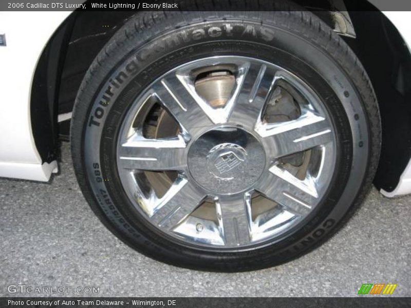 White Lightning / Ebony Black 2006 Cadillac DTS Luxury