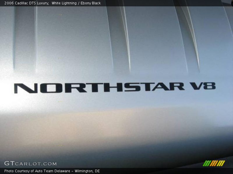 White Lightning / Ebony Black 2006 Cadillac DTS Luxury