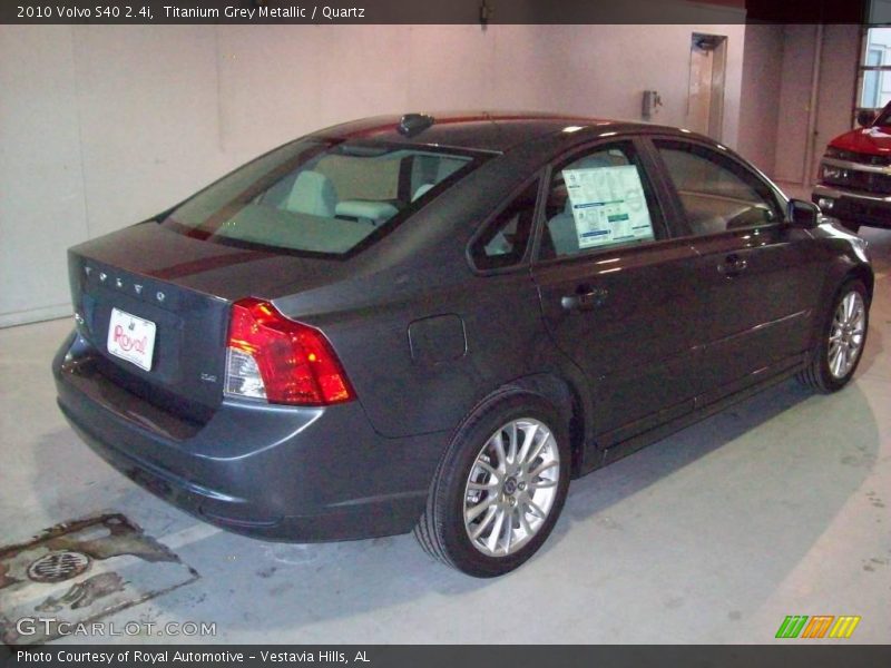 Titanium Grey Metallic / Quartz 2010 Volvo S40 2.4i