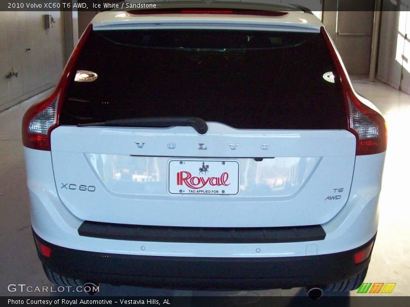 Ice White / Sandstone 2010 Volvo XC60 T6 AWD