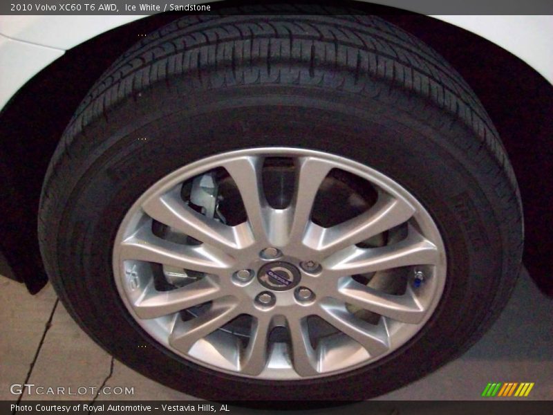 Ice White / Sandstone 2010 Volvo XC60 T6 AWD