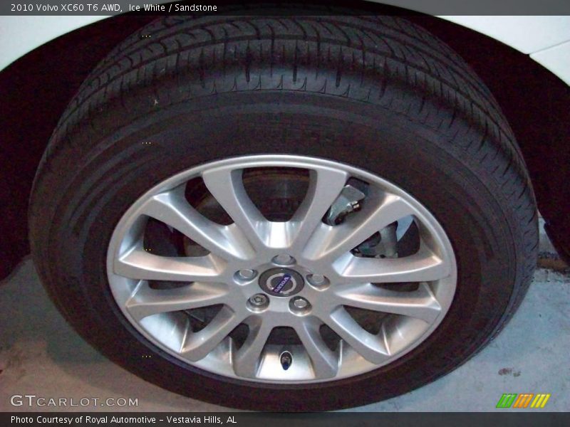 Ice White / Sandstone 2010 Volvo XC60 T6 AWD
