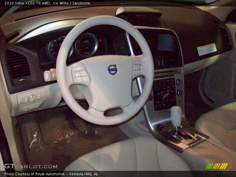 Ice White / Sandstone 2010 Volvo XC60 T6 AWD