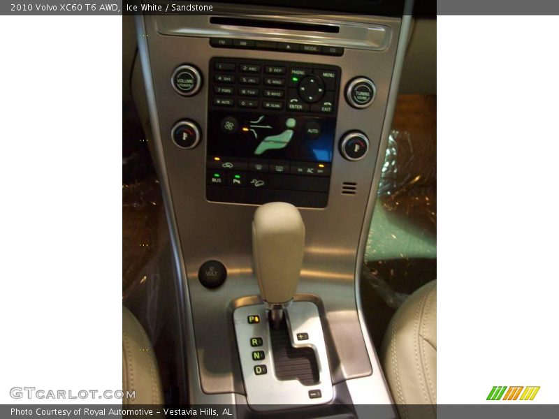 Ice White / Sandstone 2010 Volvo XC60 T6 AWD