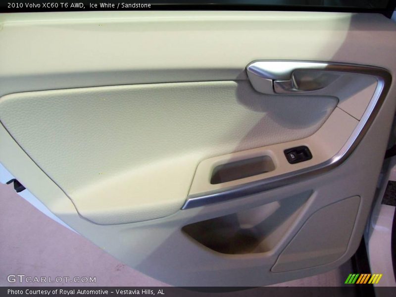 Ice White / Sandstone 2010 Volvo XC60 T6 AWD