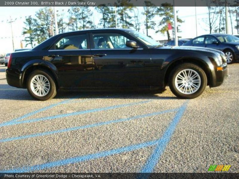 Brilliant Black / Dark Slate Gray 2009 Chrysler 300