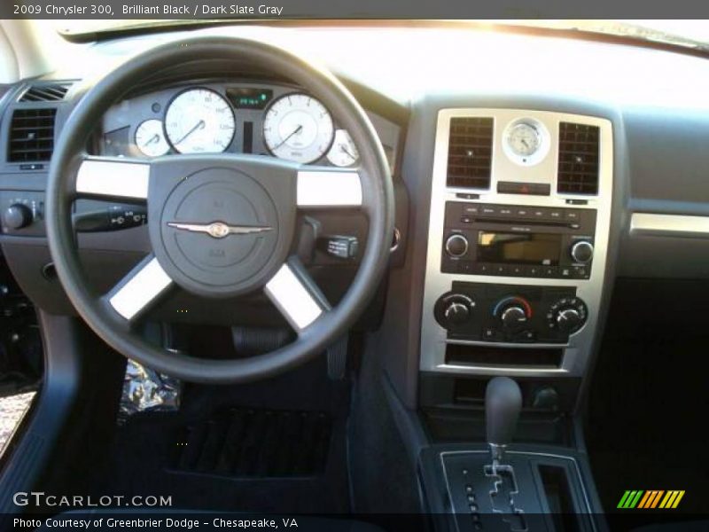 Brilliant Black / Dark Slate Gray 2009 Chrysler 300