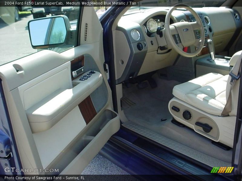 Medium Wedgewood Blue Metallic / Tan 2004 Ford F150 Lariat SuperCab