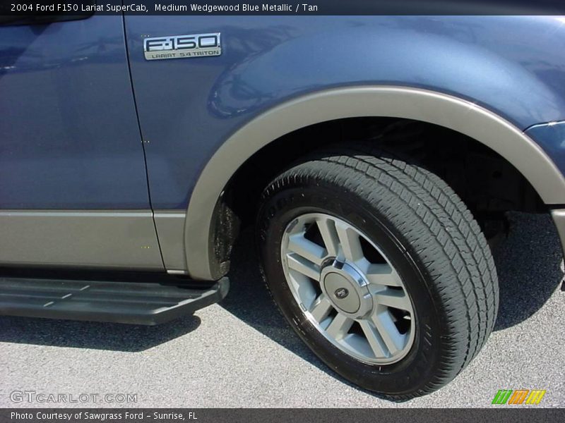 Medium Wedgewood Blue Metallic / Tan 2004 Ford F150 Lariat SuperCab