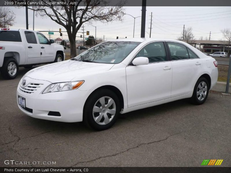 Super White / Ash 2009 Toyota Camry LE