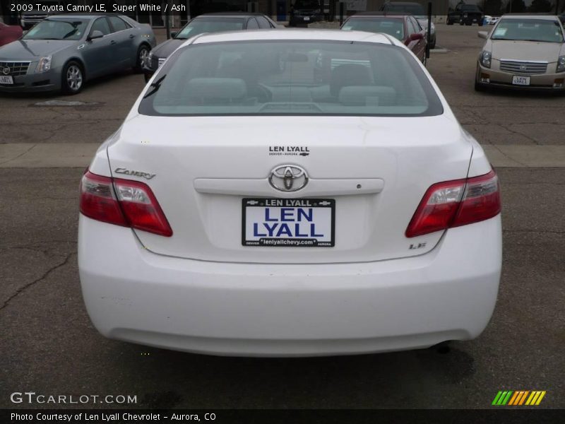 Super White / Ash 2009 Toyota Camry LE