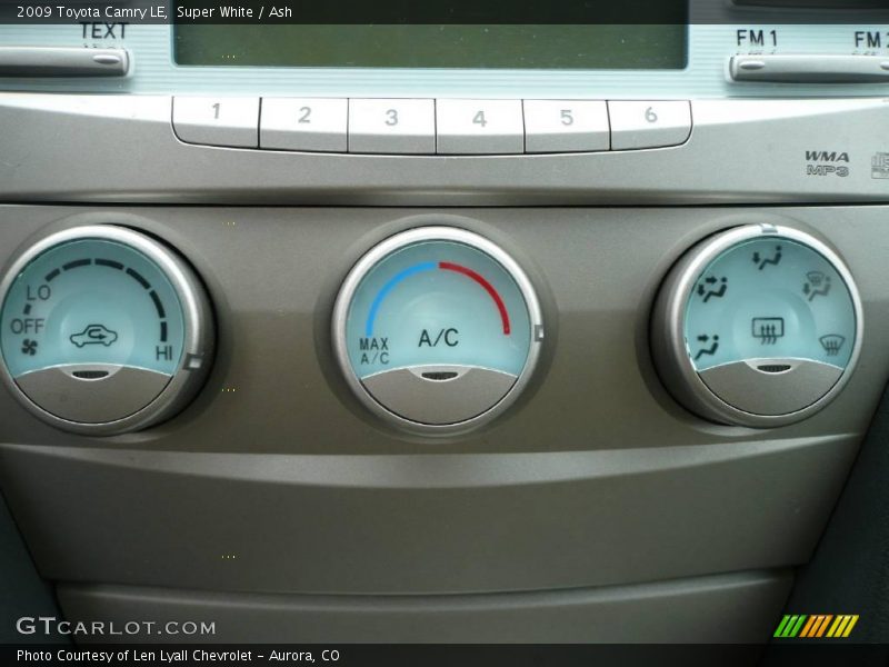 Super White / Ash 2009 Toyota Camry LE