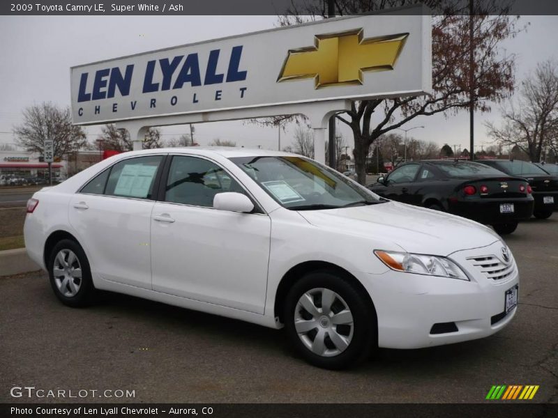 Super White / Ash 2009 Toyota Camry LE