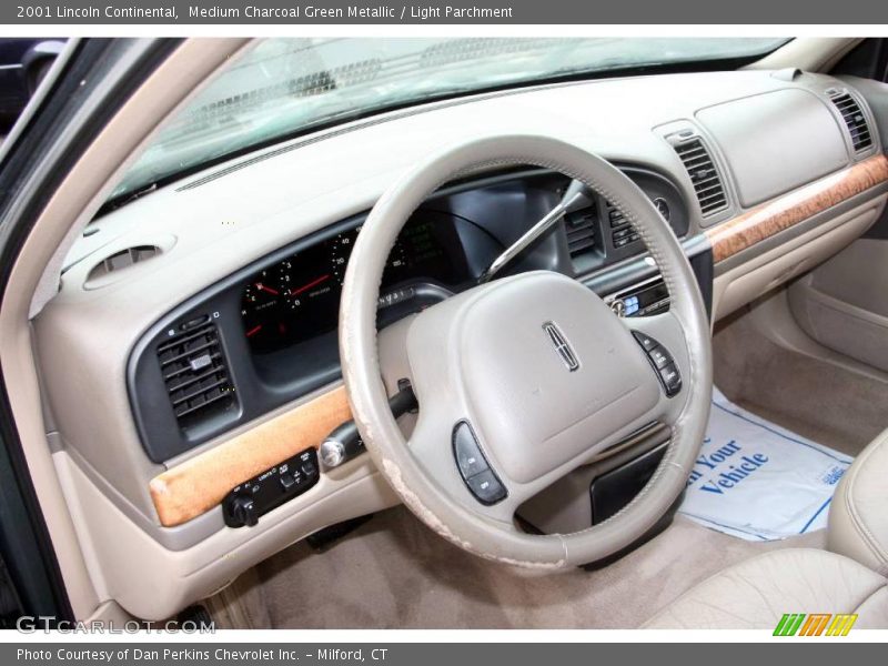 Medium Charcoal Green Metallic / Light Parchment 2001 Lincoln Continental