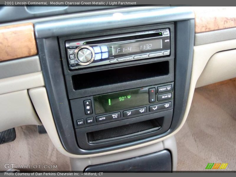 Medium Charcoal Green Metallic / Light Parchment 2001 Lincoln Continental