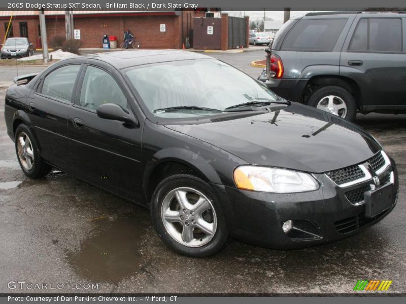 Brilliant Black / Dark Slate Gray 2005 Dodge Stratus SXT Sedan