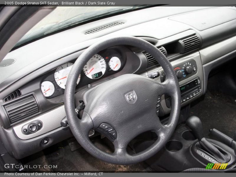 Brilliant Black / Dark Slate Gray 2005 Dodge Stratus SXT Sedan