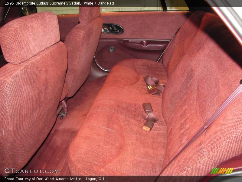 White / Dark Red 1995 Oldsmobile Cutlass Supreme S Sedan