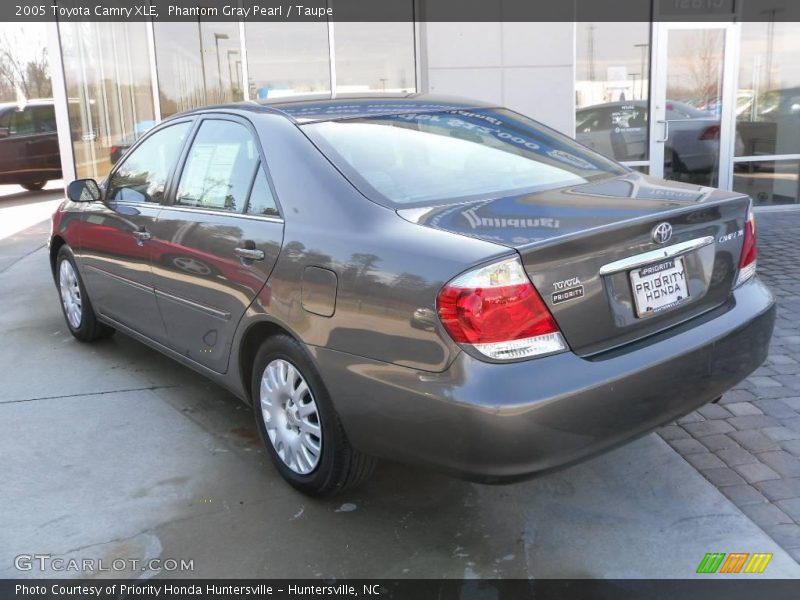 Phantom Gray Pearl / Taupe 2005 Toyota Camry XLE