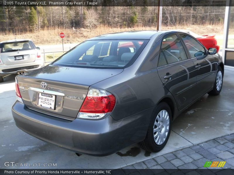 Phantom Gray Pearl / Taupe 2005 Toyota Camry XLE