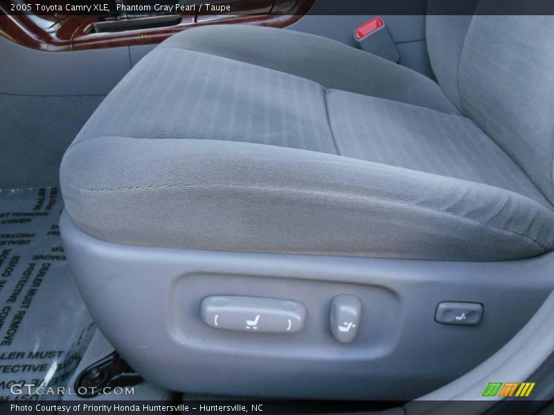 Phantom Gray Pearl / Taupe 2005 Toyota Camry XLE