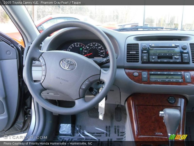 Phantom Gray Pearl / Taupe 2005 Toyota Camry XLE