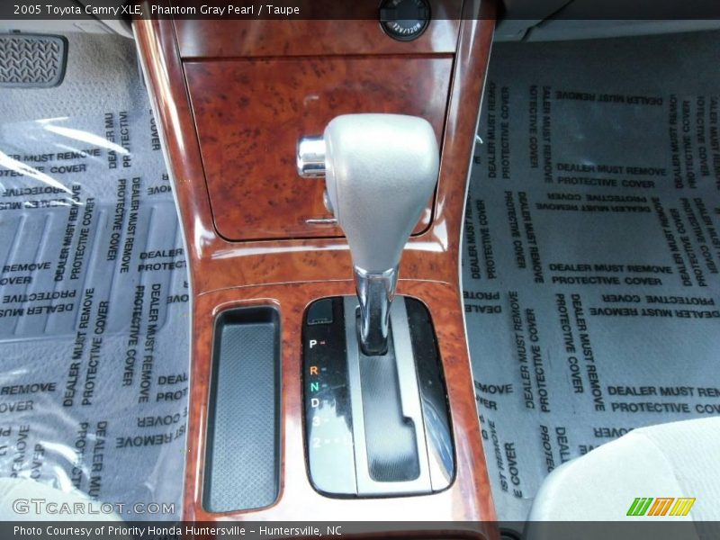 Phantom Gray Pearl / Taupe 2005 Toyota Camry XLE