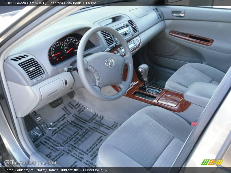 Phantom Gray Pearl / Taupe 2005 Toyota Camry XLE