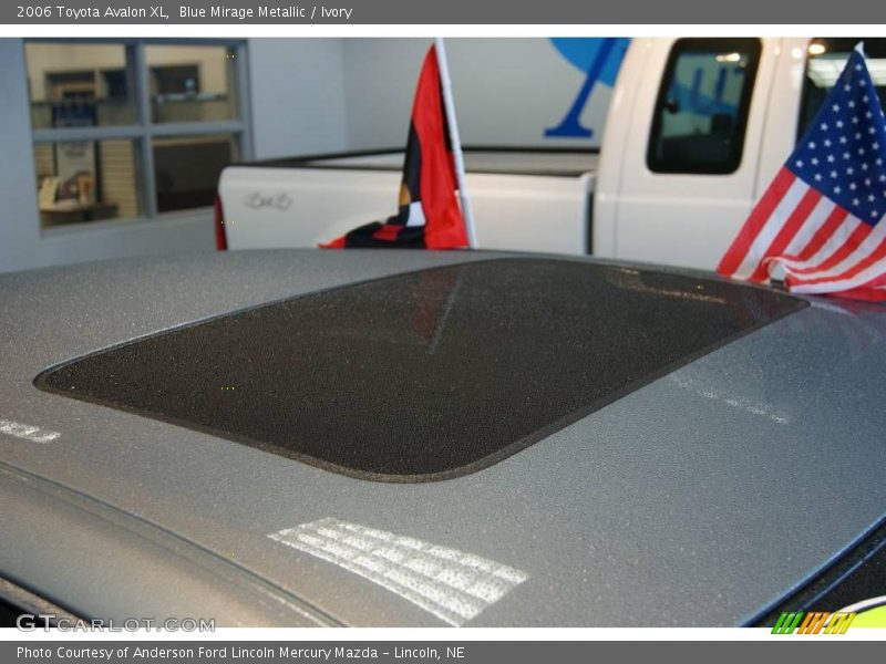 Blue Mirage Metallic / Ivory 2006 Toyota Avalon XL