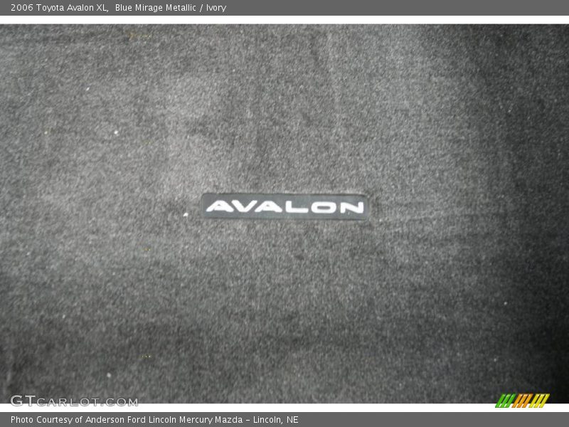 Blue Mirage Metallic / Ivory 2006 Toyota Avalon XL