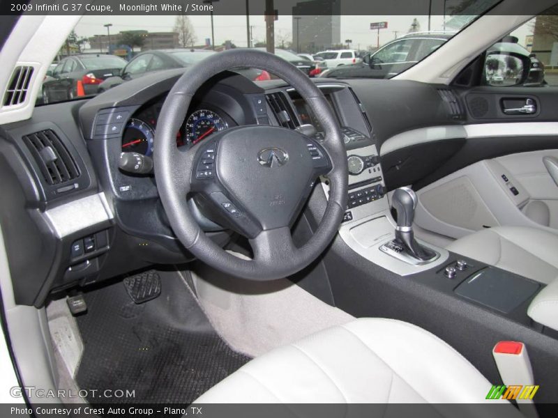 Dashboard of 2009 G 37 Coupe