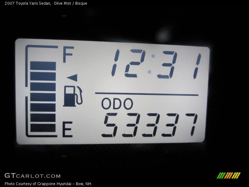 Olive Mist / Bisque 2007 Toyota Yaris Sedan