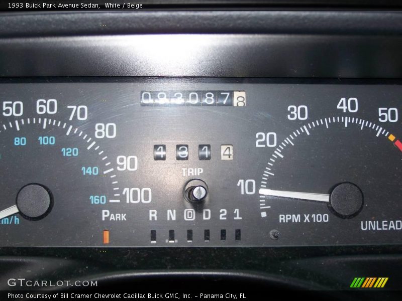 White / Beige 1993 Buick Park Avenue Sedan