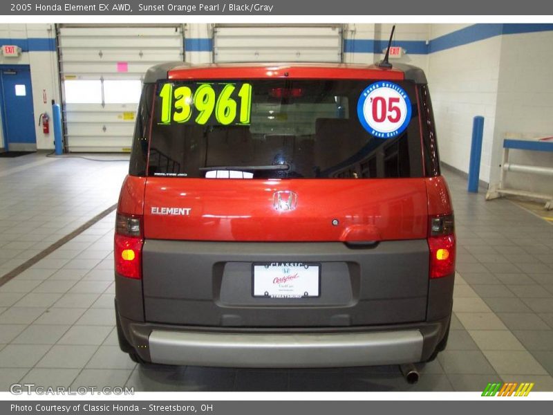 Sunset Orange Pearl / Black/Gray 2005 Honda Element EX AWD