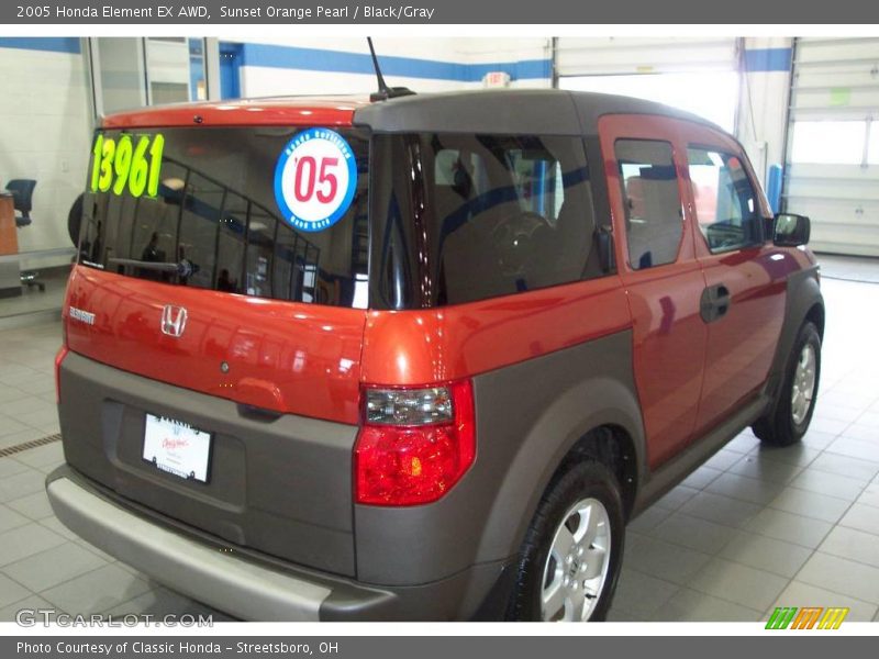 Sunset Orange Pearl / Black/Gray 2005 Honda Element EX AWD