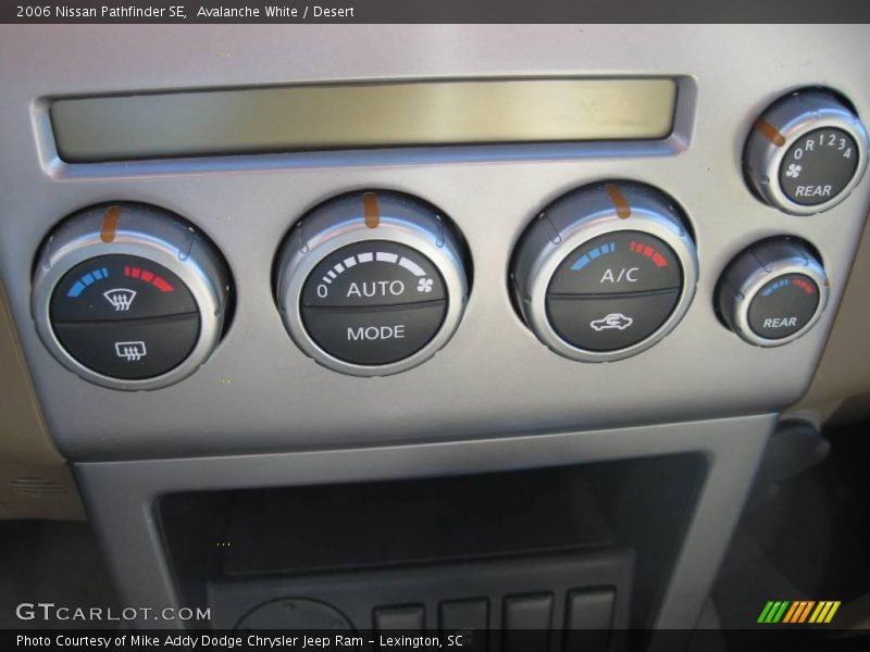 Avalanche White / Desert 2006 Nissan Pathfinder SE