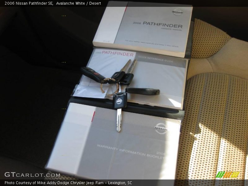Avalanche White / Desert 2006 Nissan Pathfinder SE
