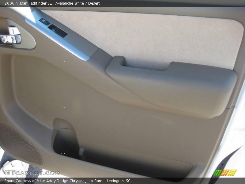 Avalanche White / Desert 2006 Nissan Pathfinder SE