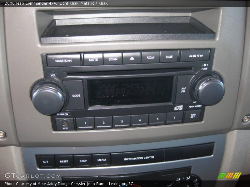 Light Khaki Metallic / Khaki 2006 Jeep Commander 4x4