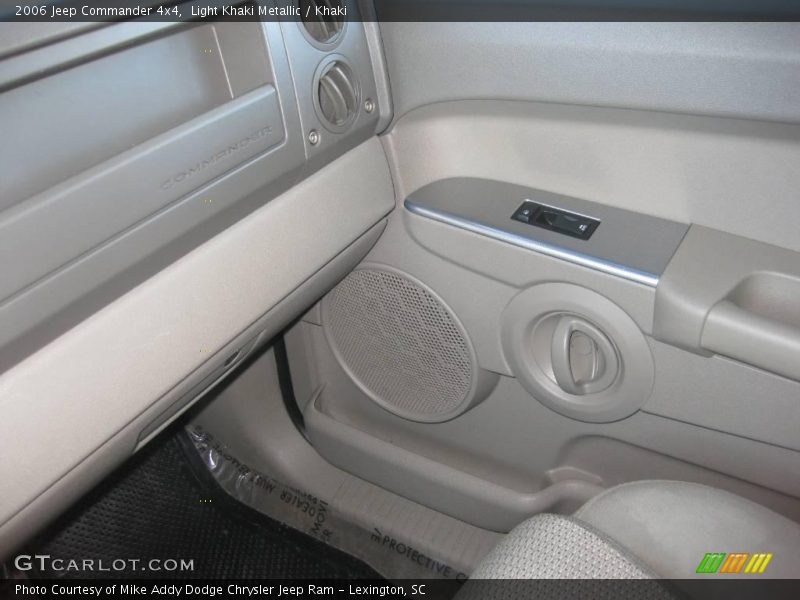 Light Khaki Metallic / Khaki 2006 Jeep Commander 4x4