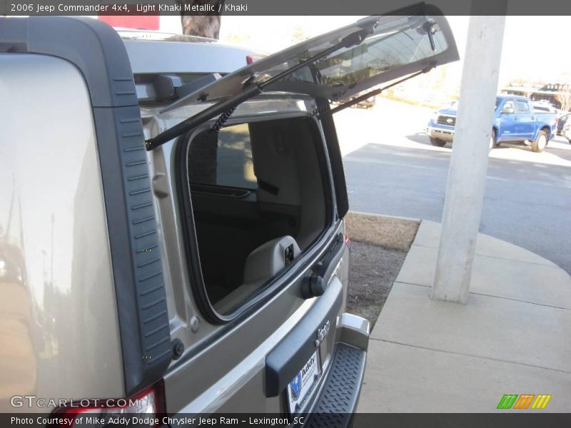 Light Khaki Metallic / Khaki 2006 Jeep Commander 4x4