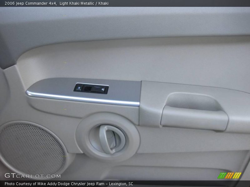 Light Khaki Metallic / Khaki 2006 Jeep Commander 4x4