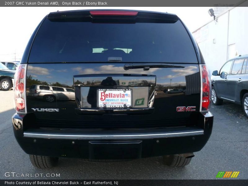 Onyx Black / Ebony Black 2007 GMC Yukon Denali AWD