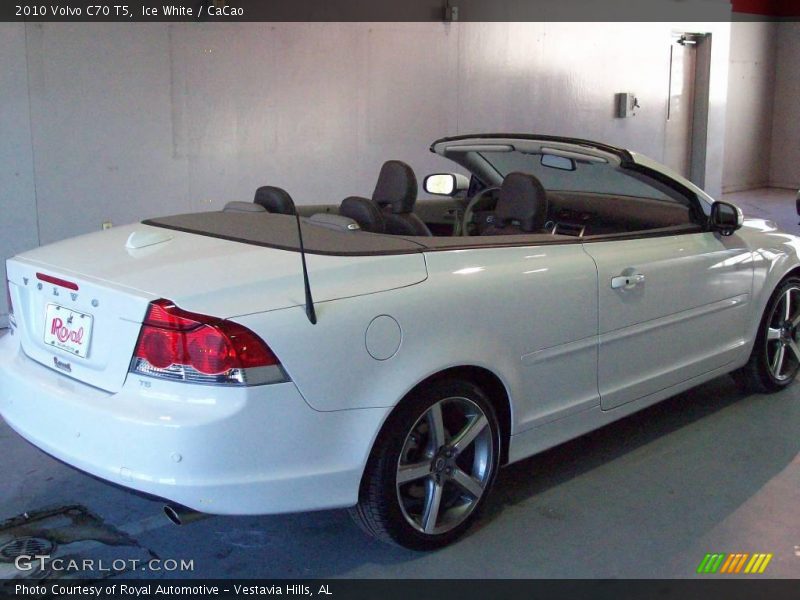 Ice White / CaCao 2010 Volvo C70 T5
